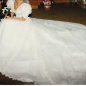 Elegant White Wedding Dress